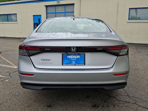 Used 2023 Honda Accord EX image 5