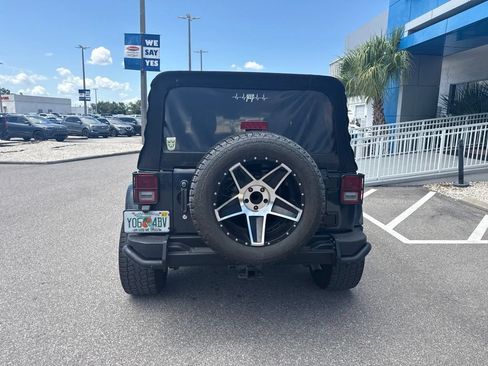 Used 2018 Jeep Wrangler Unlimited Sport AWD/4WD image 4
