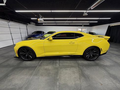 Used 2018 Chevrolet Camaro ZL1 image 3