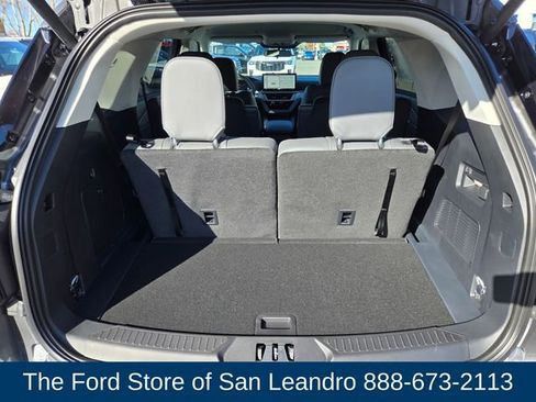 New 2026 Ford Explorer Active w/ Active Comfort Package image 9