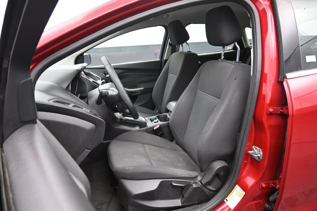 Used 2012 Ford Focus SEL FWD image 18