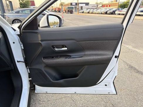 Used 2025 Nissan Kicks SV w/ SV Premium Package AWD/4WD image 10
