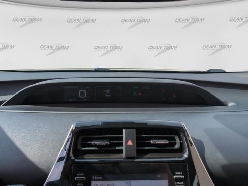 Used 2020 Toyota Prius XLE w/ Premium Convenience Package FWD image 21