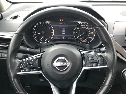 Used 2024 Nissan Altima 2.5 SR FWD image 8