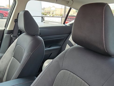 Used 2024 Nissan Altima 2.5 SV FWD image 11