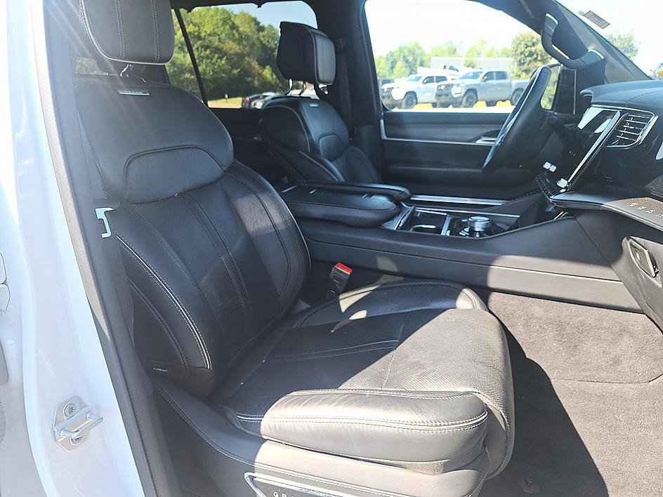 Used 2024 Jeep Grand Wagoneer L Series II w/ Quick Order Packagew 28T AWD/4WD image 21