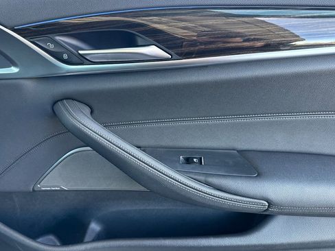 Used 2023 BMW 530e xDrive image 26