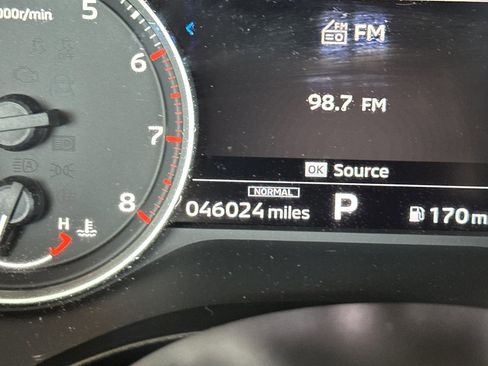 Used 2024 Mitsubishi Outlander SE image 28