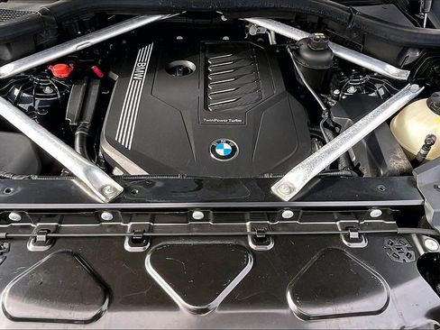 Used 2019 BMW X5 xDrive40i w/ Premium Package 2 image 10