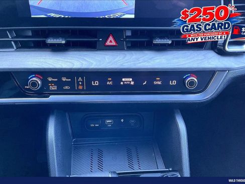 Used 2025 Kia Sportage X-Line AWD/4WD image 32