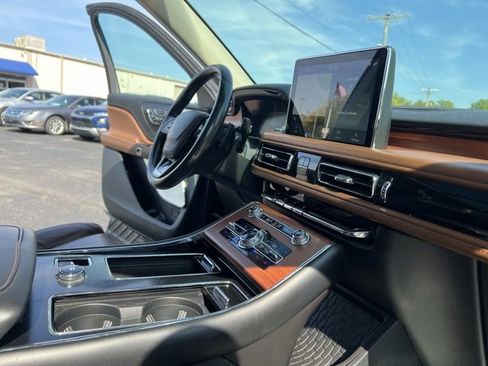 Used 2020 Lincoln Aviator Reserve w/ Equipment Group 201A image 42