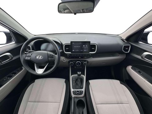 New 2026 Hyundai Venue SEL FWD image 32