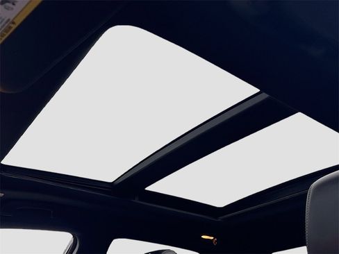 Used 2022 Chrysler 300 S image 22