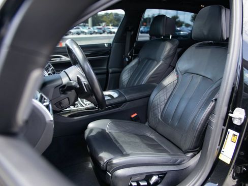 Used 2020 BMW 740i w/ M Sport Package RWD image 22