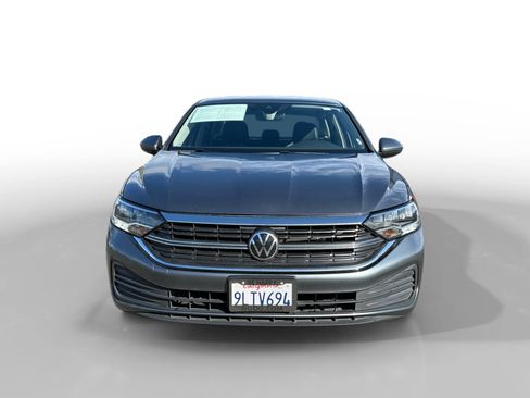 Used 2024 Volkswagen Jetta SE image 8
