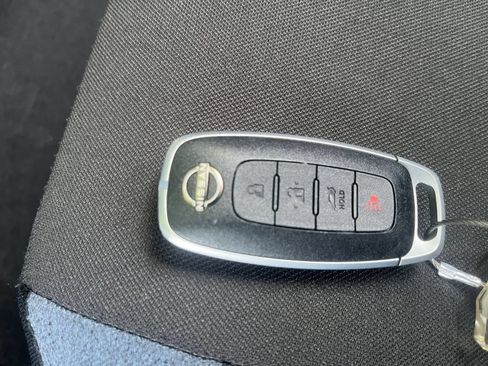 Used 2025 Nissan Versa SV FWD image 17