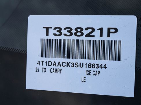 Used 2025 Toyota Camry LE image 28