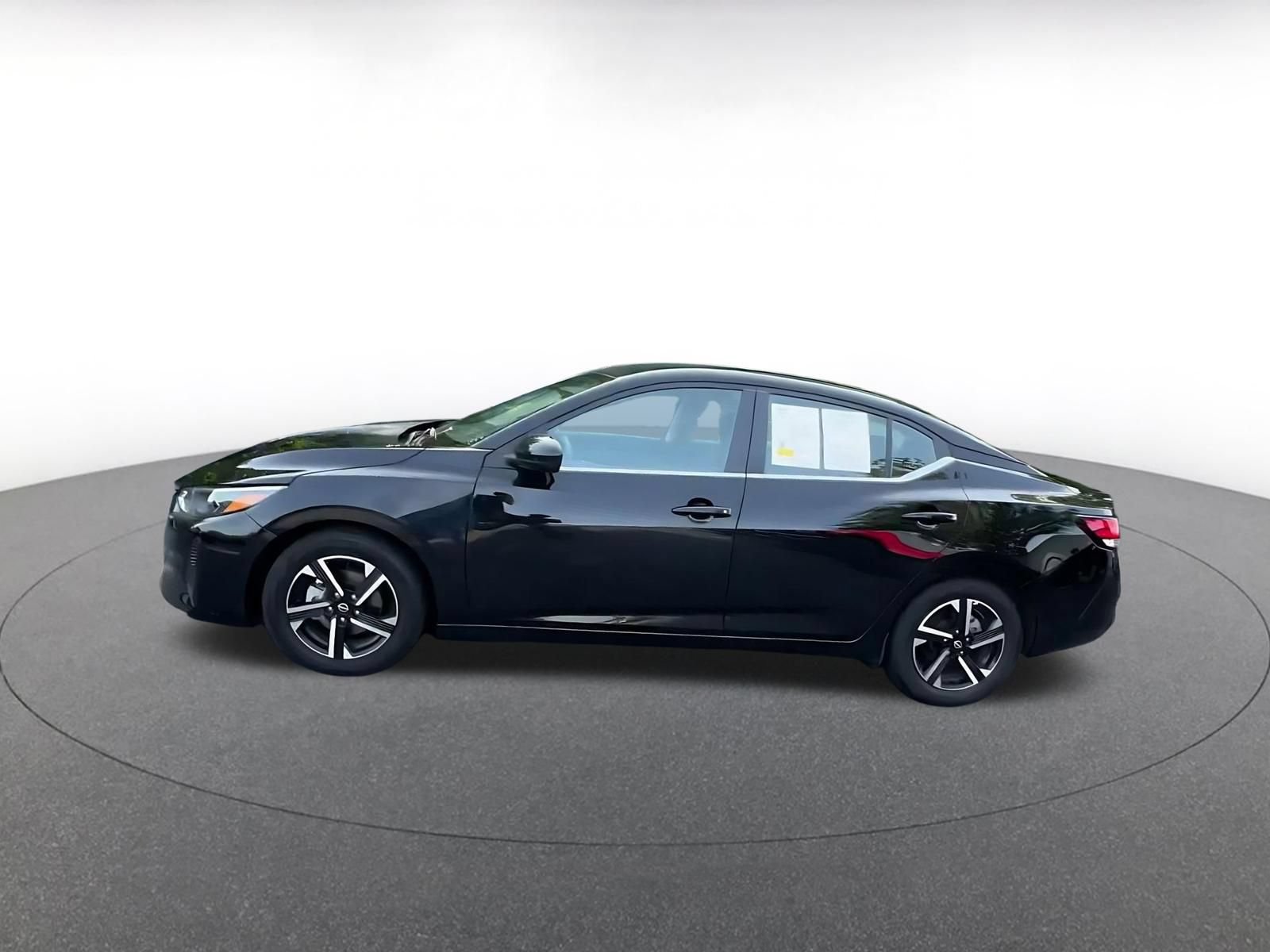Used 2025 Nissan Sentra SV FWD image 8
