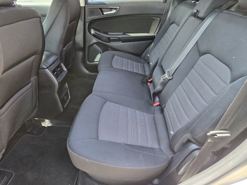 Used 2017 Ford Edge SE FWD image 8