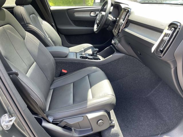 New 2026 Volvo XC40 B5 Core w/ Protection Package Premier AWD/4WD image 21