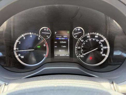 Used 2021 Lexus GX 460 w/ Accessory Package AWD/4WD image 30