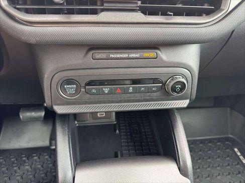 Certified 2025 Ford Bronco Sport Outer Banks w/ Outer Banks Tech Package+ AWD/4WD image 31