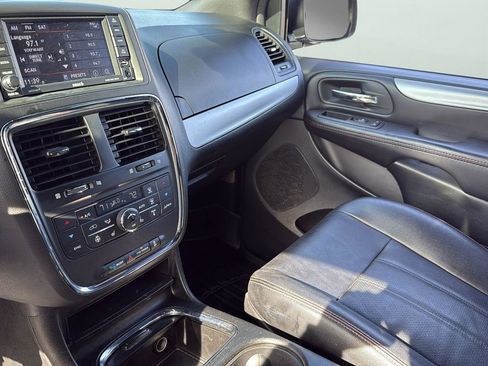 Used 2019 Dodge Grand Caravan GT image 20