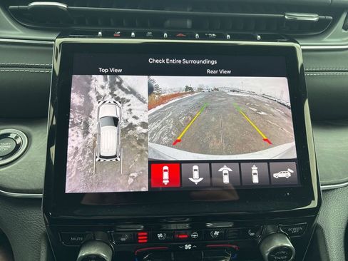 Used 2021 Jeep Grand Cherokee L Overland w/ Advanced Protech Group III image 27