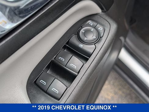 Used 2019 Chevrolet Equinox LT w/ Sun & Navigation Package AWD/4WD image 12