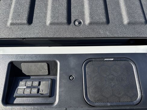 Used 2024 GMC Sierra 2500 AT4X image 37