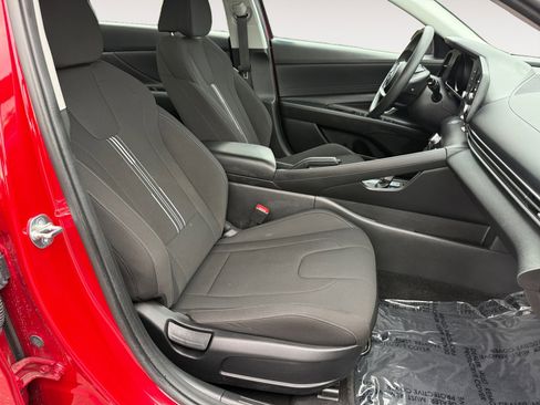 Used 2023 Hyundai Elantra SEL image 19