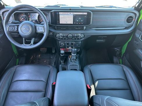 Used 2025 Jeep Gladiator Rubicon AWD/4WD image 33