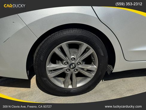 Used 2017 Hyundai Elantra SE FWD image 26