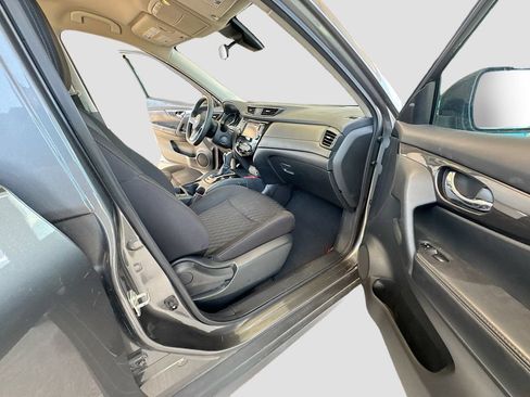 Used 2020 Nissan Rogue SV FWD image 29