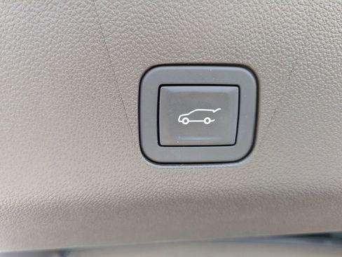 Used 2025 GMC Yukon Elevation image 14