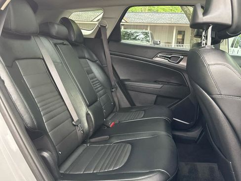 Used 2025 Kia Sportage SX image 14