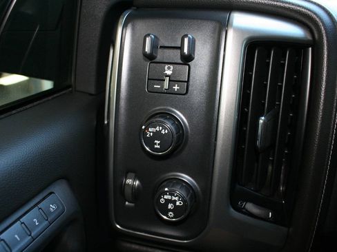 Used 2018 Chevrolet Silverado 1500 LTZ Z71 w/ LTZ Plus Package AWD/4WD image 22