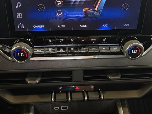 Used 2026 Chevrolet Colorado Trail Boss AWD/4WD image 24
