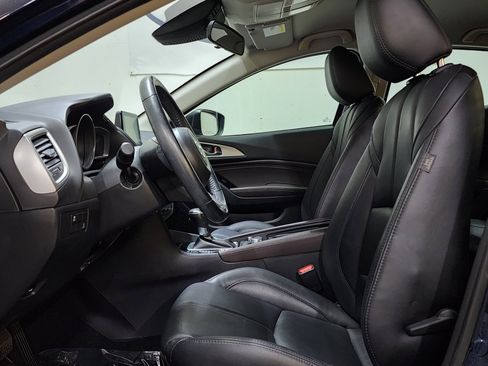 Used 2018 MAZDA MAZDA3 Touring FWD image 14