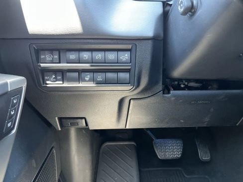Used 2024 Toyota Sequoia Platinum AWD/4WD image 18
