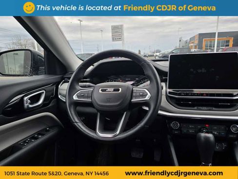 Used 2022 Jeep Compass Limited image 14