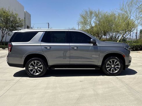 Used 2022 Chevrolet Tahoe LT w/ LT Signature Plus Package AWD/4WD image 2