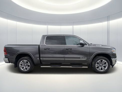 Used 2024 RAM 1500 Limited AWD/4WD image 3