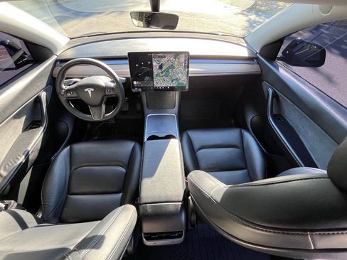 Used 2021 Tesla Model Y Long Range AWD/4WD image 24