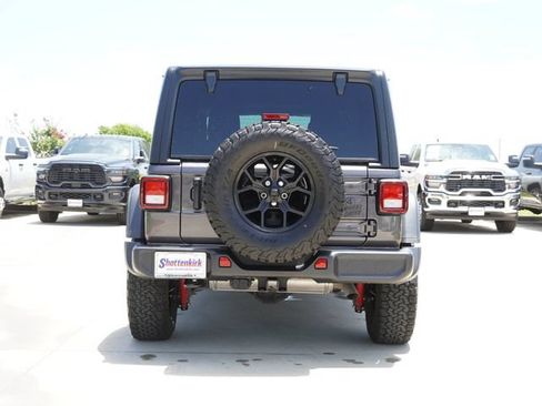 Used 2024 Jeep Wrangler Unlimited Sport AWD/4WD image 8