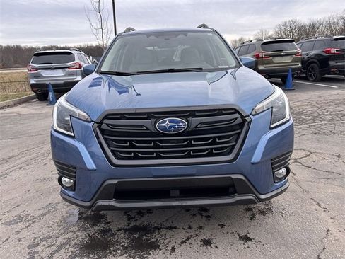 Used 2023 Subaru Forester Premium image 4