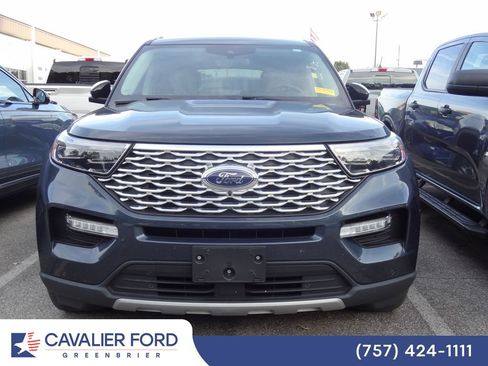 Used 2023 Ford Explorer Platinum w/ Technology Package AWD/4WD image 2