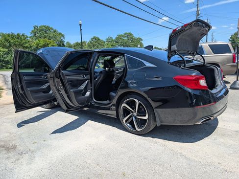 Used 2018 Honda Accord Sport image 12