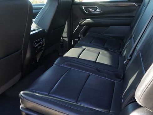 Used 2024 Chevrolet Suburban LT AWD/4WD image 14