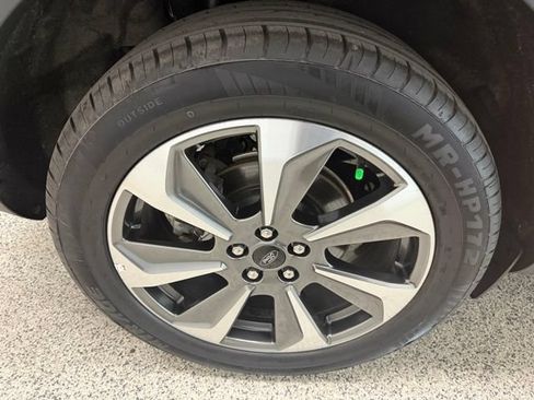 Used 2024 Ford Escape Platinum AWD/4WD image 11